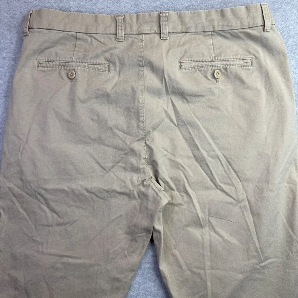 Roundtree & Yorke Casuals Men Khaki Chino Pants Stretch 40x30 Flat Front (38x29)